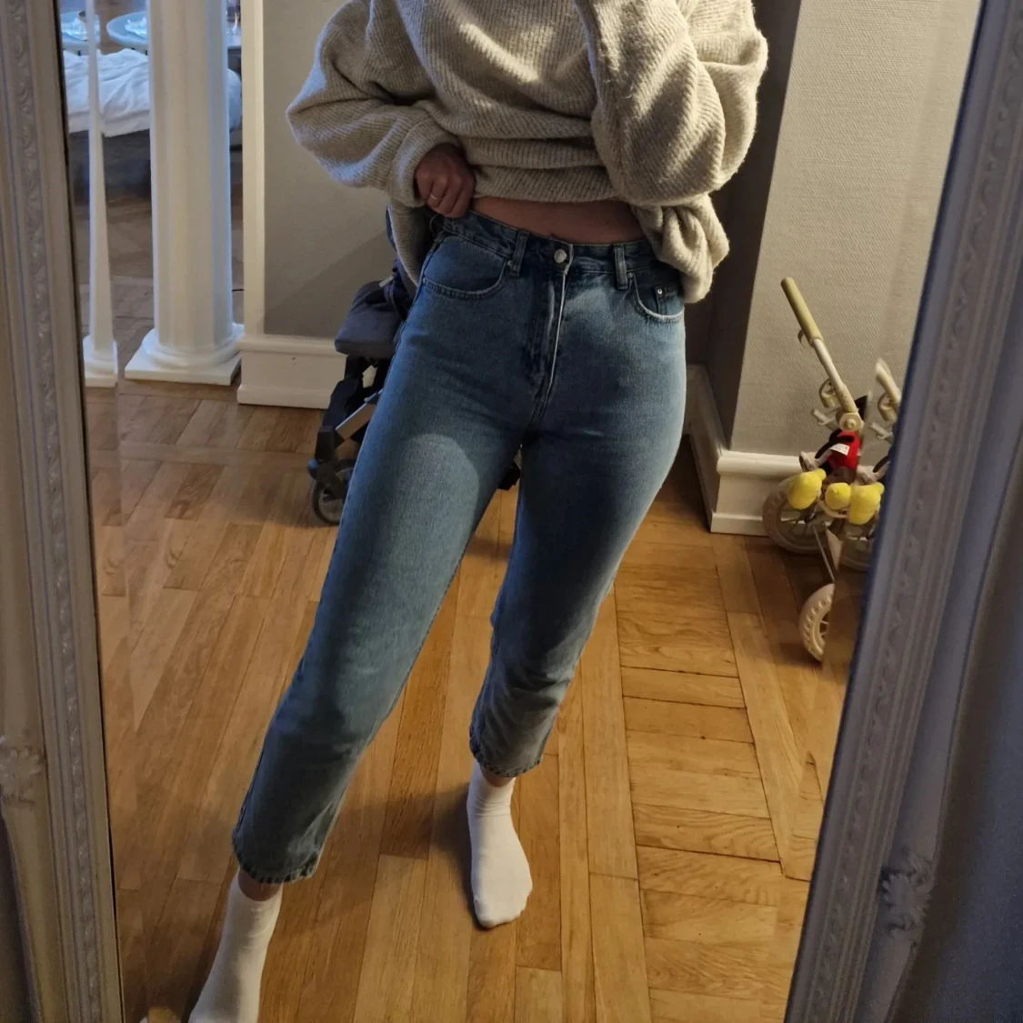 Högmidjade mom jeans