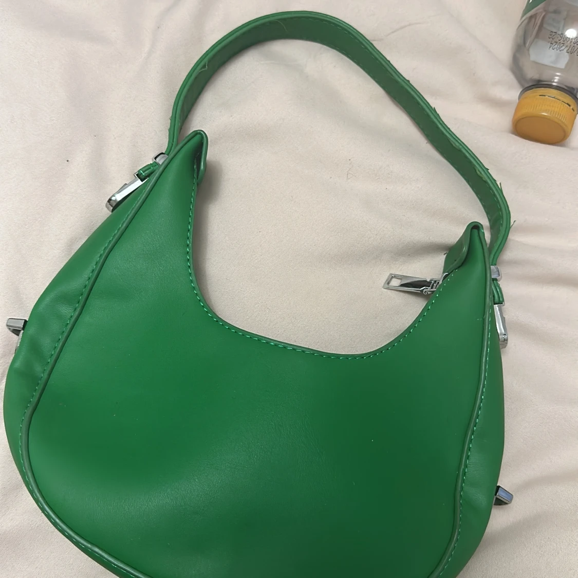 grön väska 