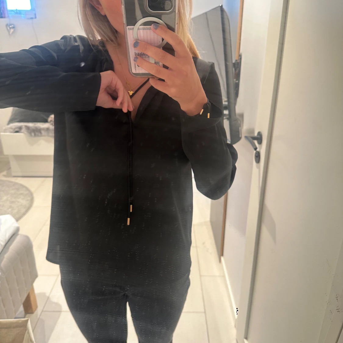 svart siden blus  - 90