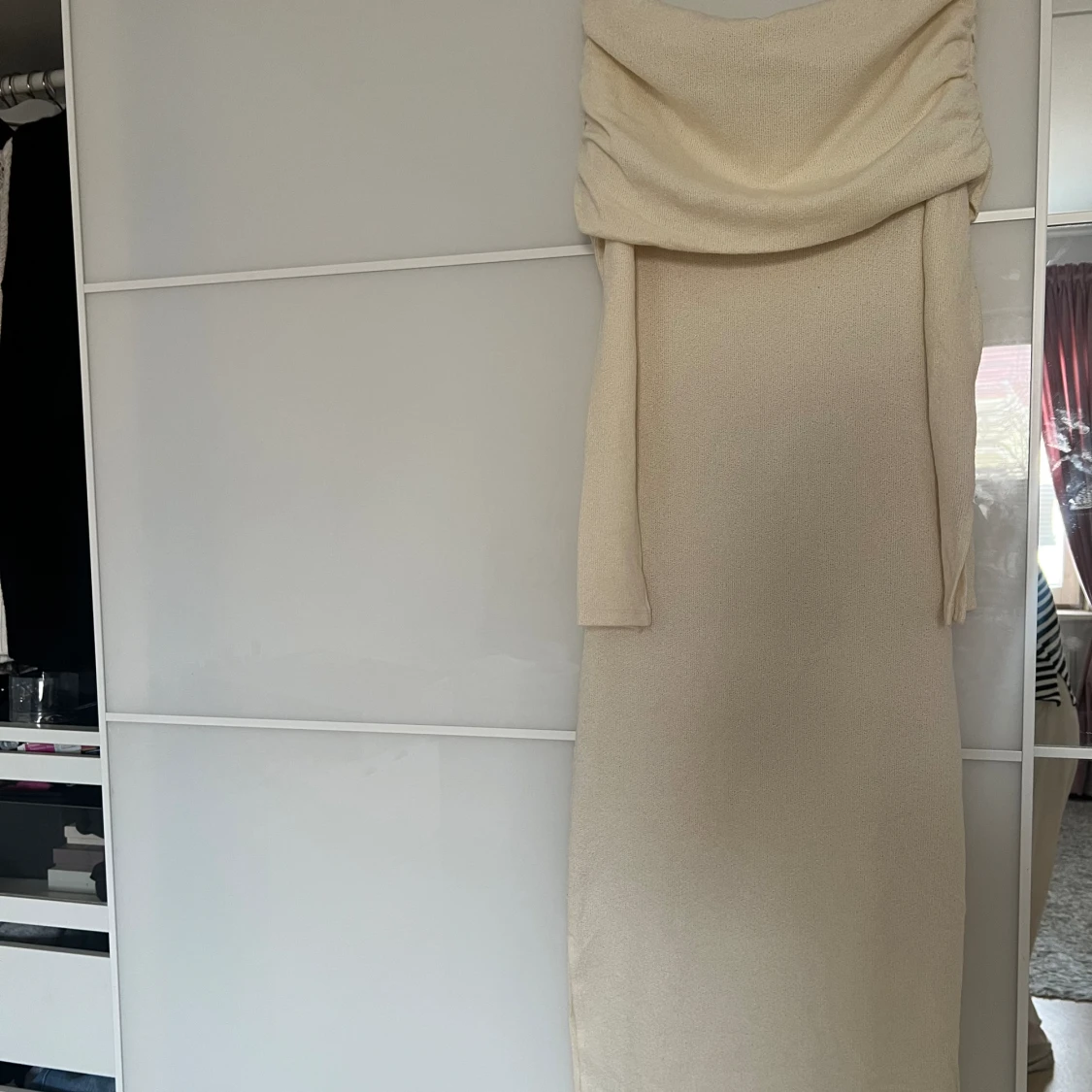 Off shoulder klänning  - 91