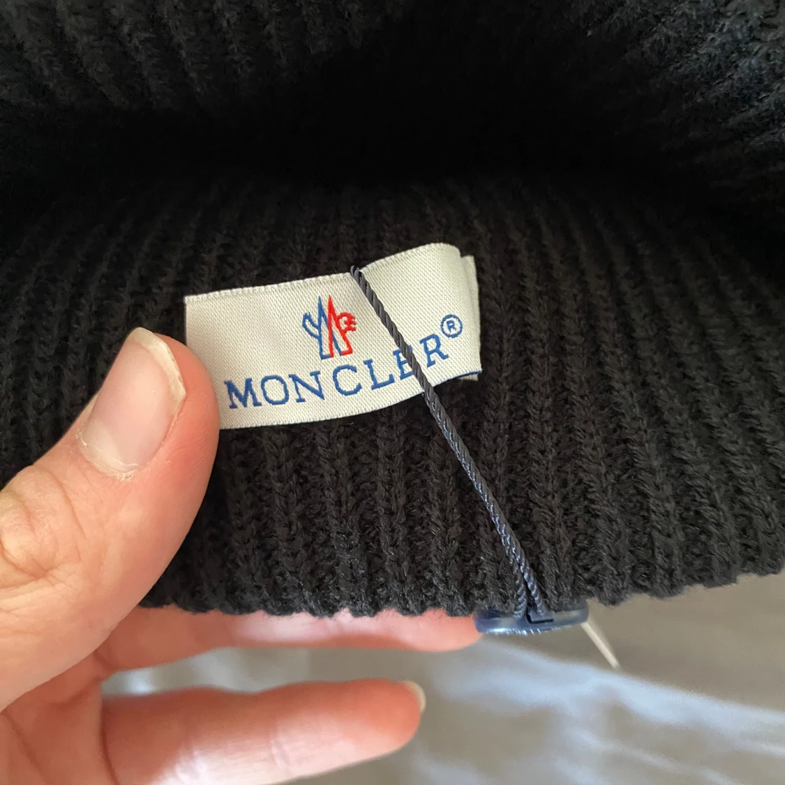 Moncler mössa - 92