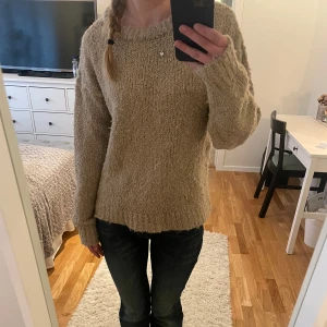 Stickad tröja - Stickad tröja från misslissibells kollektion med NA-KD i storlek M💖💖