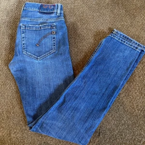 Dondup jeans  - Säljer nu dessa riktig feta dondup jeans i storlek W32 modell George. Jätte bra skick! Säljer pga att de inte kommer till användning. Hör av d it ifall du har frågor 👍😀🙏