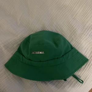 Buckethat Jaquemus - säljer min buckethat
