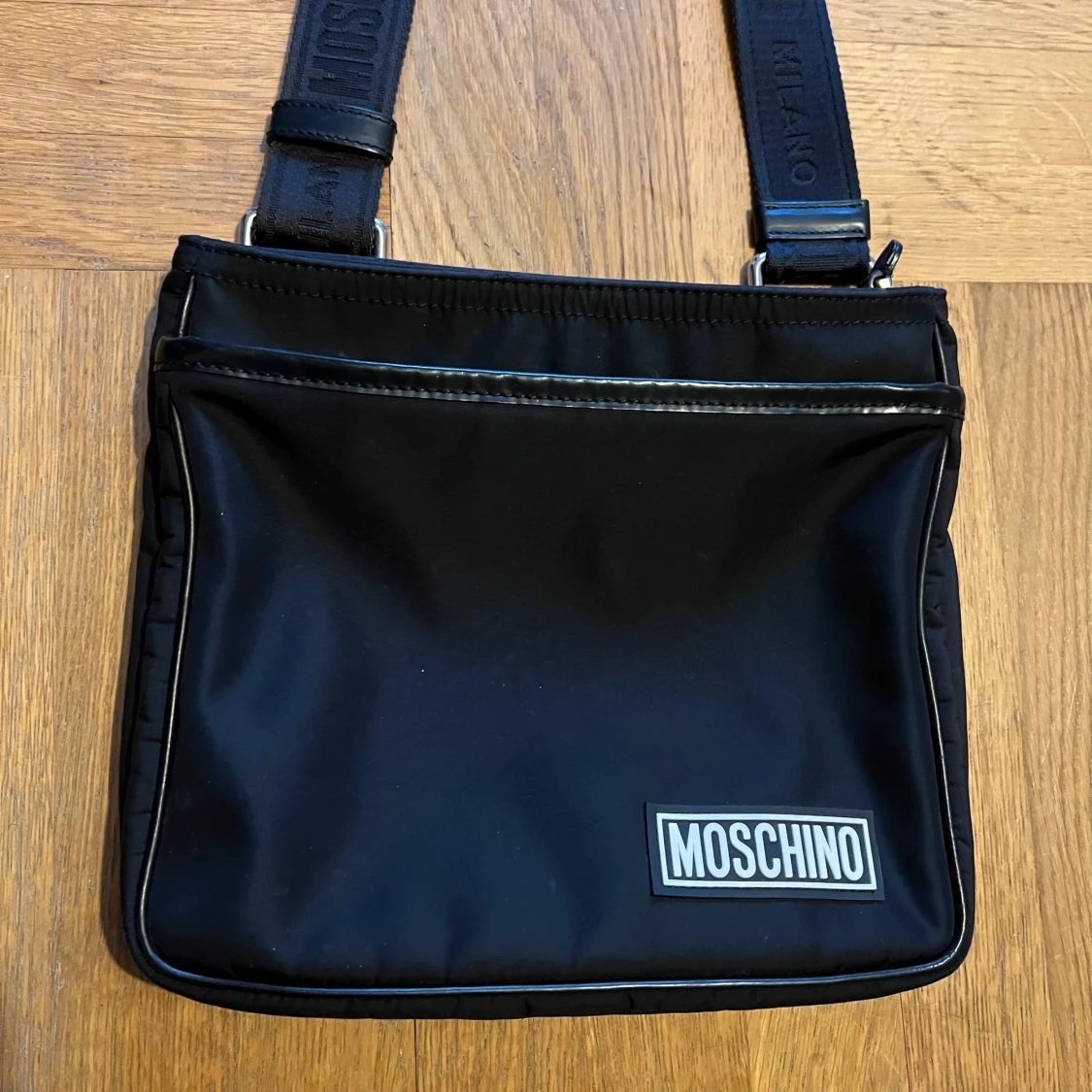 Moschino väska (Unisex) - 90