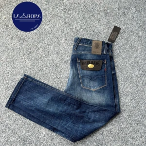 Helt nya replay jeans! - Replay Anbass jeans. HELT OANVÄNDA! Nypris ligger 1800kr+ 🥳Modellen på bilden är 178 och väger 74kg. kontakta oss för fler frågor eller funderingar!🤩