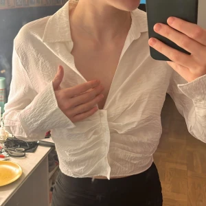 topp - super fin tröja i storlek s, med lapparna kvar!🤍