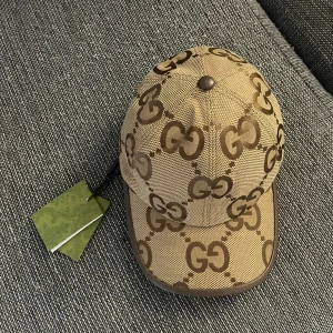 Cucci keps - Hade den för 1 år,helt ny 