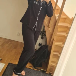 Pyjamas - Endast testad, väldigt skönt material. 