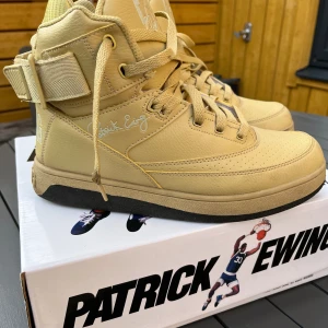 Ewing basketskor - Ewing basketskor  Storlek 42 Sparsamt använda