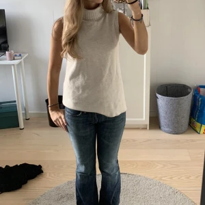 Polotröja  - Fin polotröja, har fläckar på insidan, be om bild, men annar bra skick