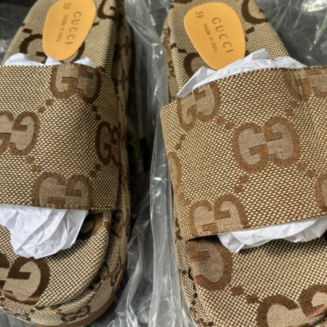 Säljer mina gucci Sandaler i nyskick i storlek 39 pris kan diskuteras så klart