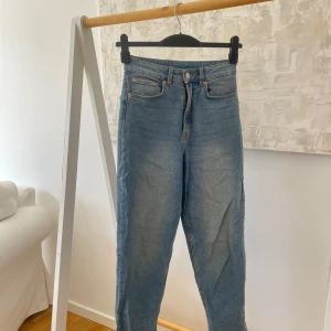 Jeans - Fina jeans från HM Divided. Storlek 36. Höga i midjan. 