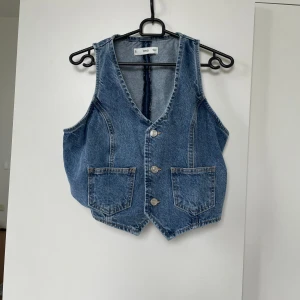 Denim väst - Nytt skick