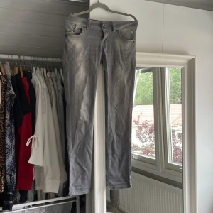 VINTAGE LTB - Gammla modellen av Valerie i grå. Finns små defekter men nästan inte synliga alls, enbart den på bild 3. 