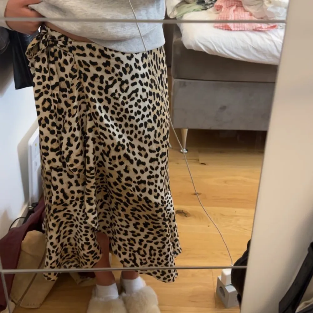 snygg leopard kjol, finns ej att köpa längre. Kjolar.