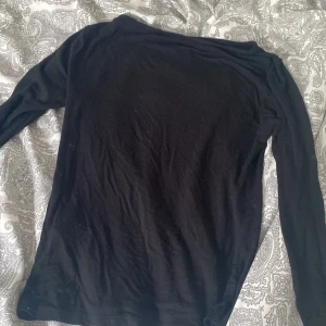 Tajt tröja  - En tajt tröja från lager 157, liknar Intimissmi💘