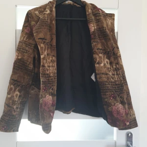 En brun kavaj - En brun fin kavaj