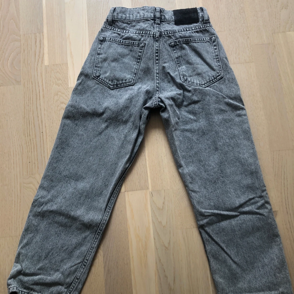 Gråa grunt jeans - 90