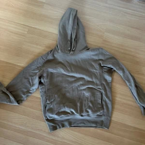 Uniqlo hoodie - Beige Hoodie från uniqlo. 