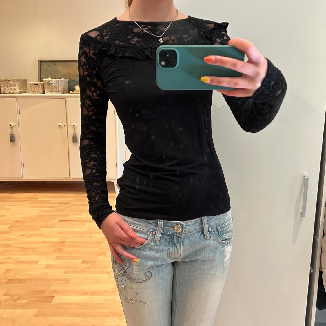 Långärmad spetströja