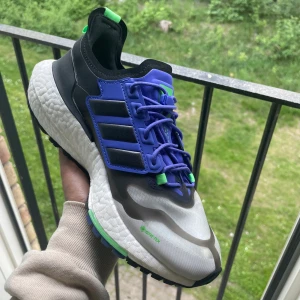 Adidas ultraboost - Storlek 38. Ingen låda eller prislapp. Oanvända.