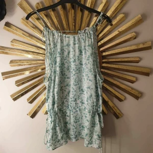 H&M topp - Aldrig använts 