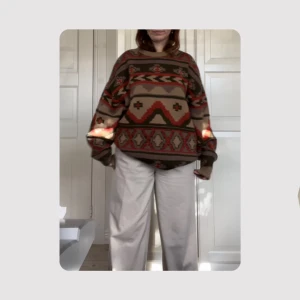 stickad tröja - köpt på asos, jättemysig! morfarströja typ. 🩷