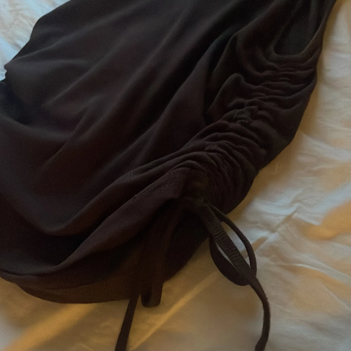 Brun topp med krage och band vid sidan - 92