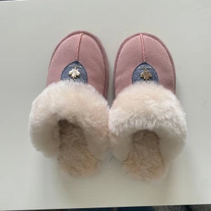 Canada snow tofflor - Säljer dessa super sköna tofflor! Knappt använda