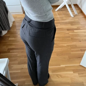 Kostymbyxor  - Kostymbyxor från madlady. Bra skick men använda🩷