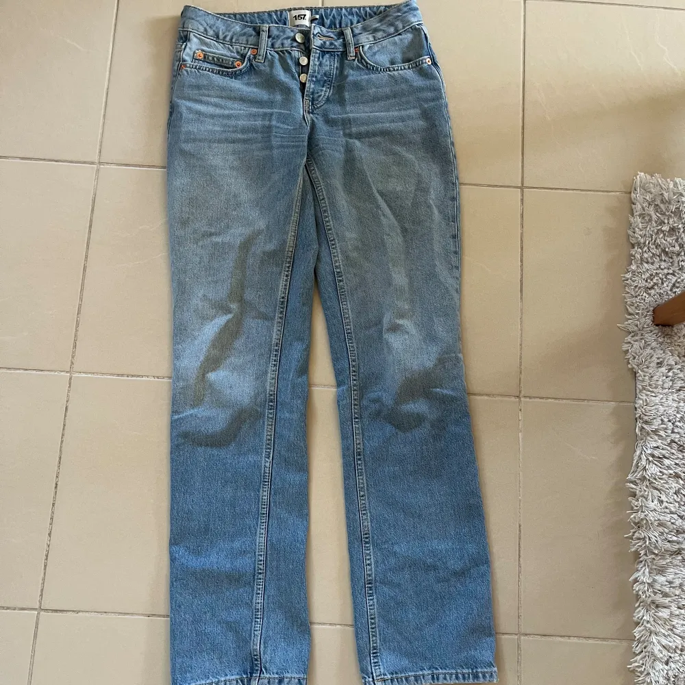 Ett par snygga lågmidjade jeans från lager, använda ett fåtal gånger men inga tecken alls på användning 💞😍😍. Jeans & Byxor.