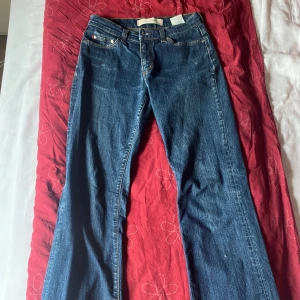 Jeans - Super fina lågmidjade bootcut jeans som inte används längre💗