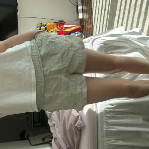 Shorts - Jättesöta typ sagegröna shorts, perfekta till sommaren😇 använd gärna köp nu!