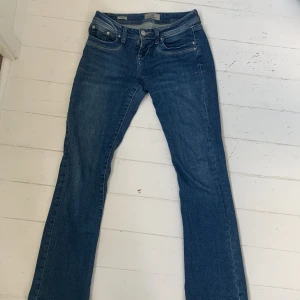Ltb jeans valerie  - Säljer dessa as snygga ltb jeansen som bara är använda ett fåtal gånger. Jag säljer dom då dom är lite för korta på mig💕
