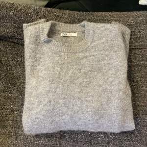 Stickad tröja från Zara Storlek: Medium
