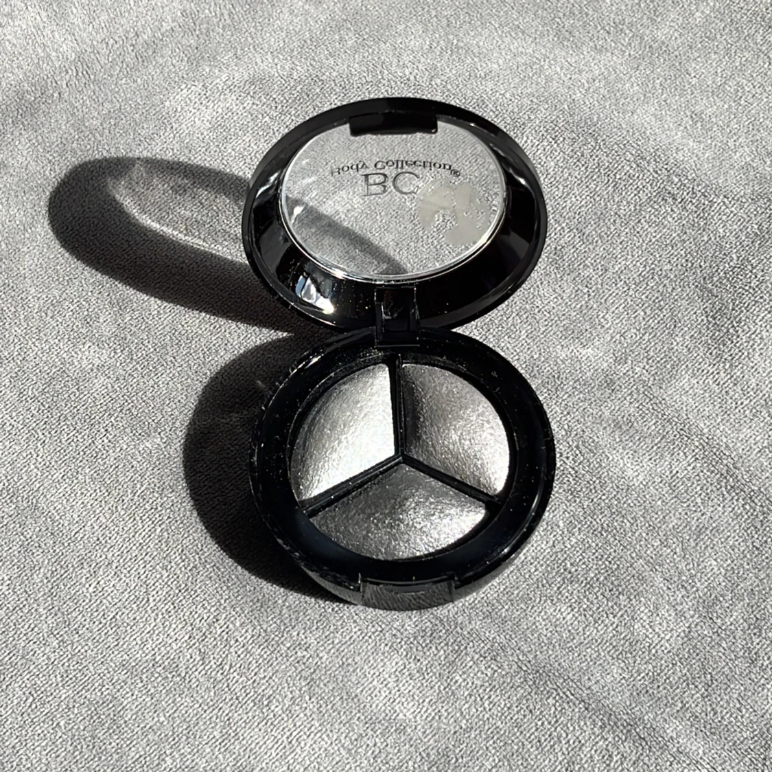 Mörk ögonskugga - 90