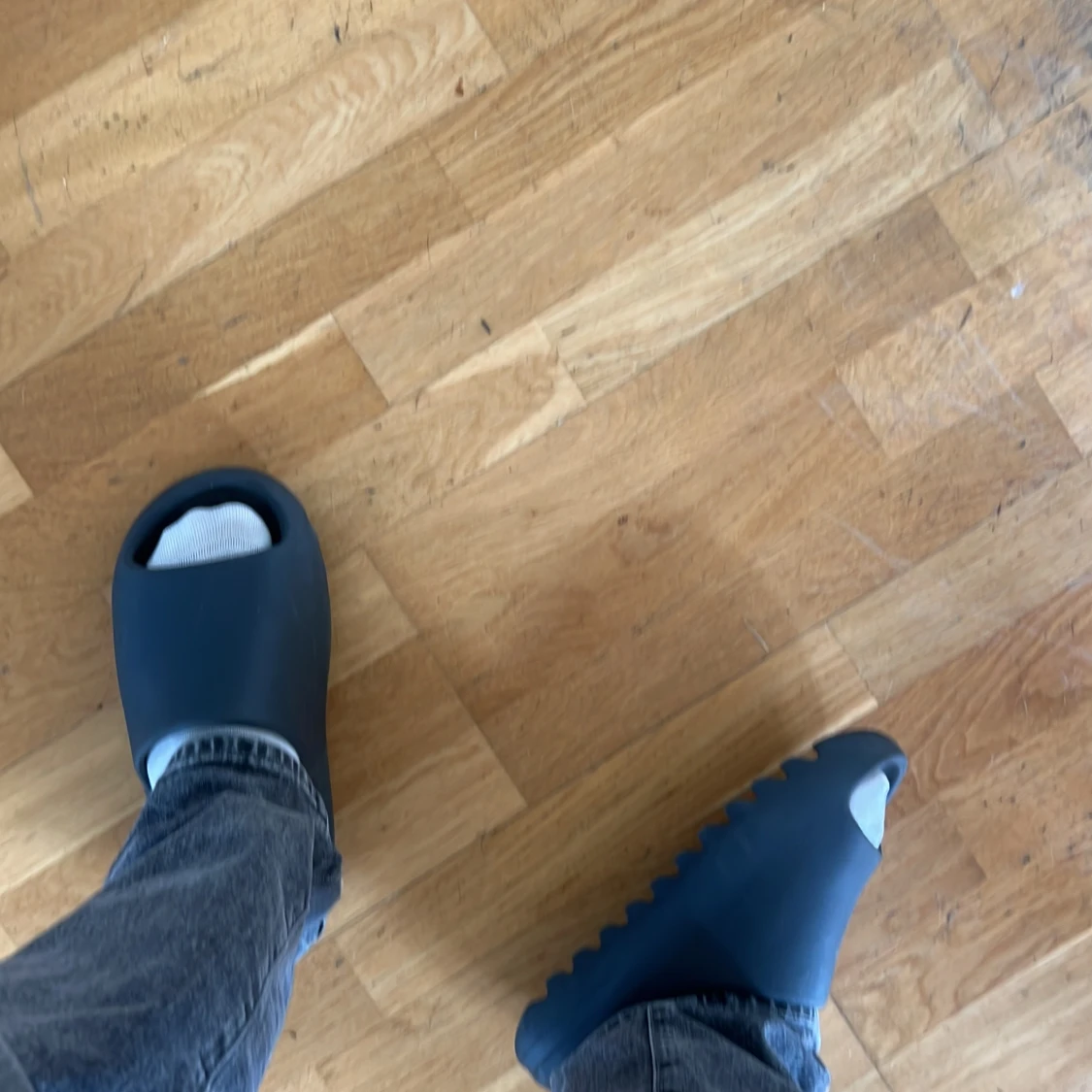 Yeezy slides - 91
