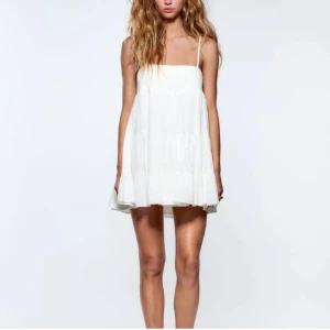 Vit klänning - Vit klänning från zara💕