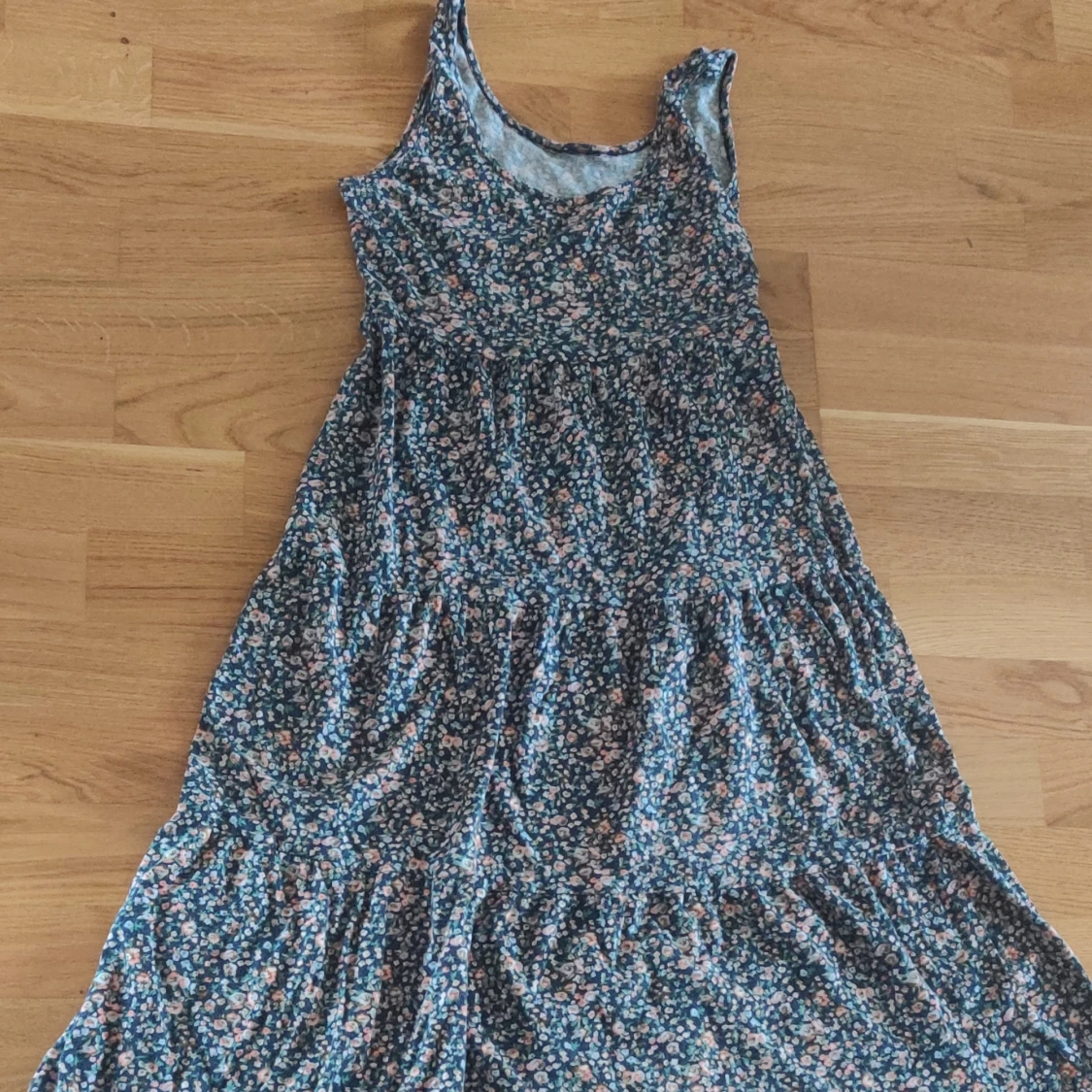 Blommig klänning  - 90