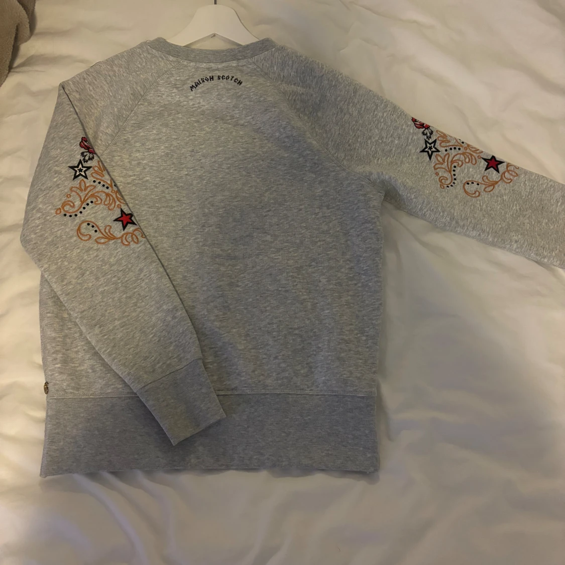 Grå tröja - 91
