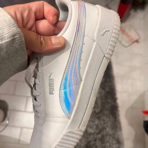 Sneakers - Knappt använda 