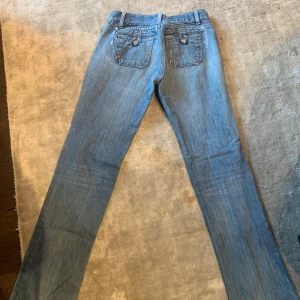 Prada jeans  - Säljer mina älskade Prada jeans!! 