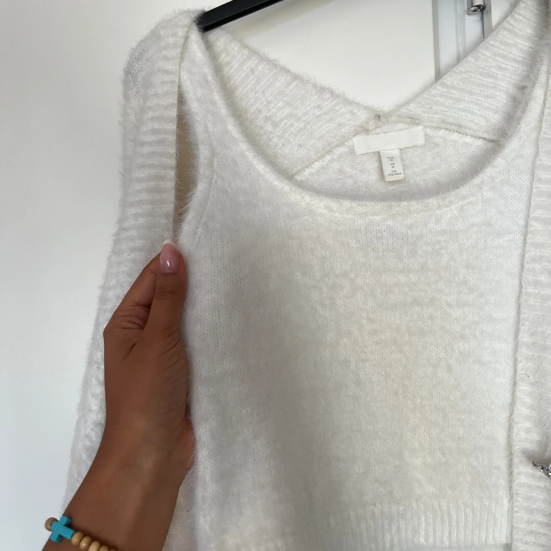 Vit stickat sett - 24