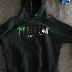 Trapstar hoodie - Trapstar hoodie storlek M. Pris kan diskuteras