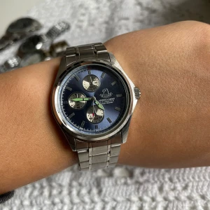 Silver klocka - Säljer denna klockan för ett riktigt bra pris! Först till kvarn! 🤩