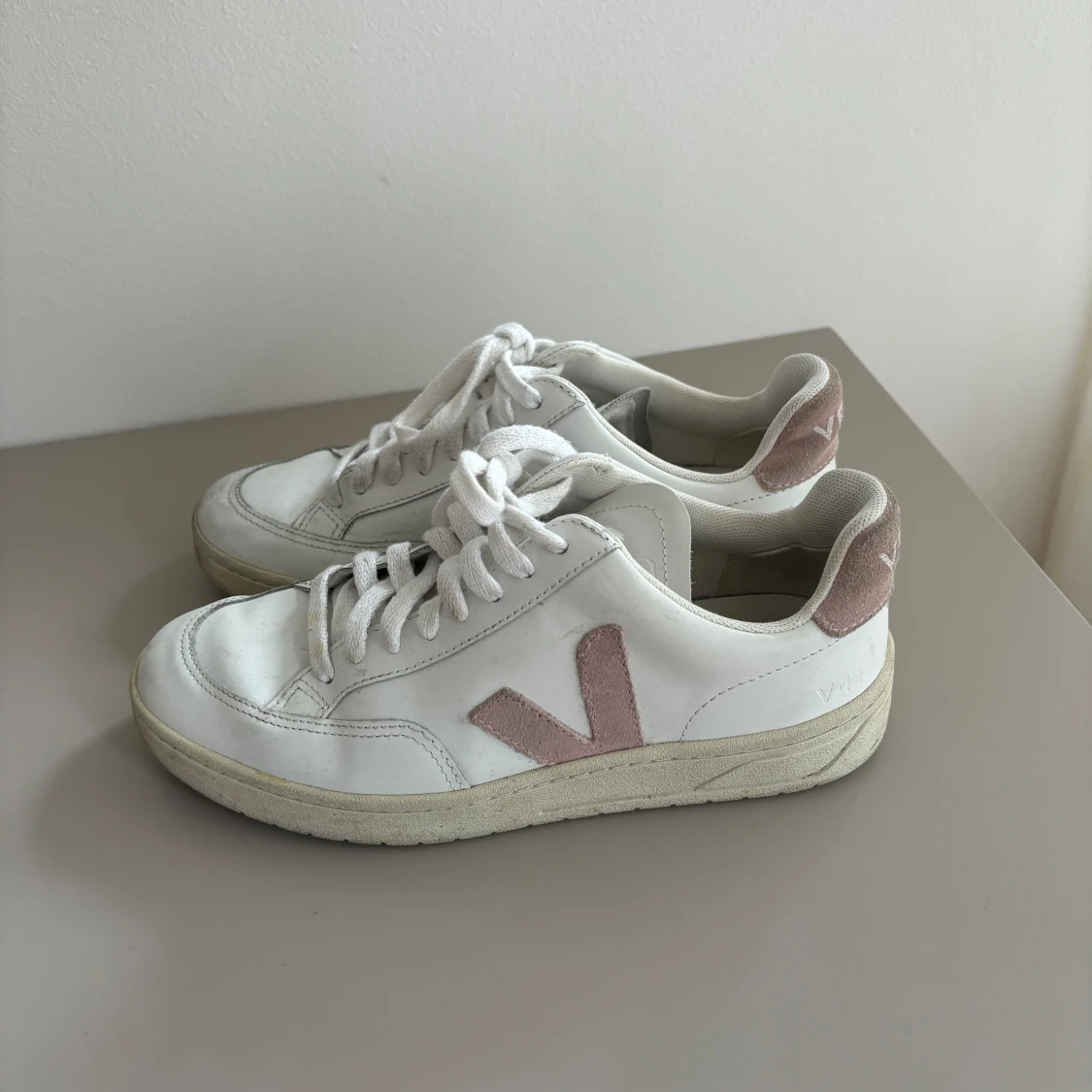 VEJA skor - 90