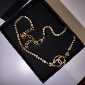 Chanel halsband med strass och CC-logo - Welcome to negotiate the price💕