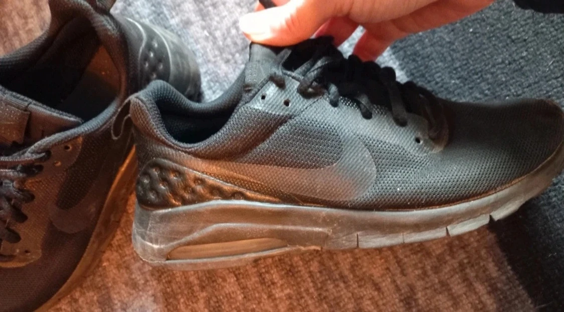 Svarta Nike sneakers strl 36