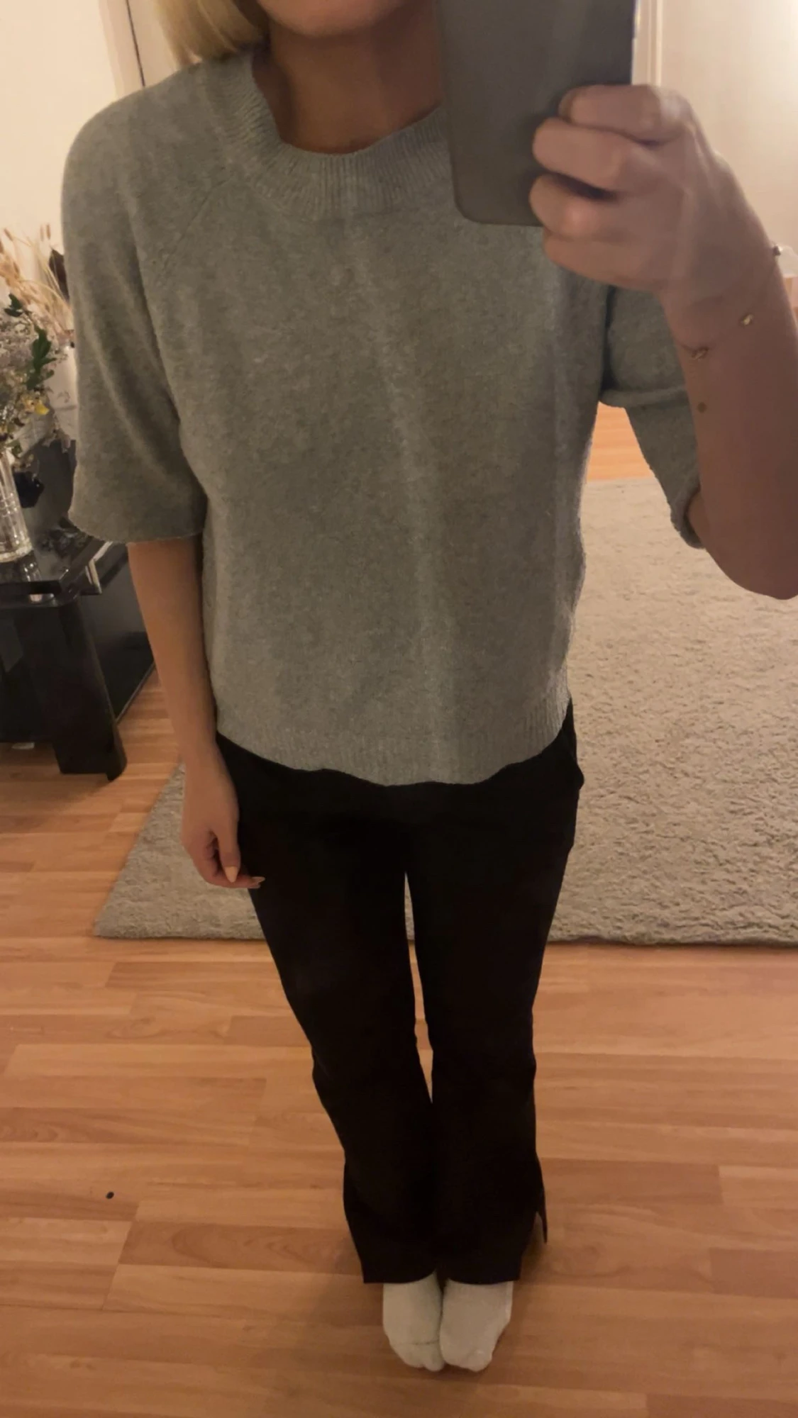 Grå stickad t shirt